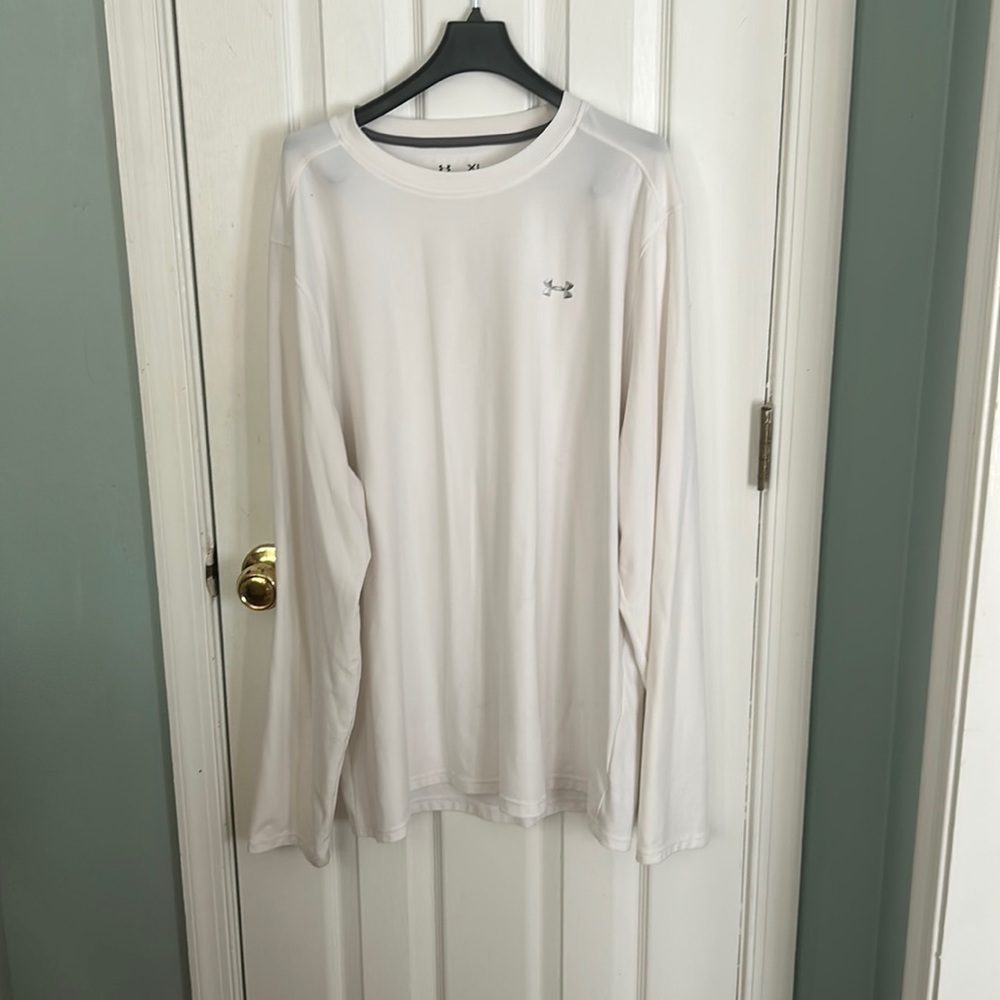 White long sleeve t shirt